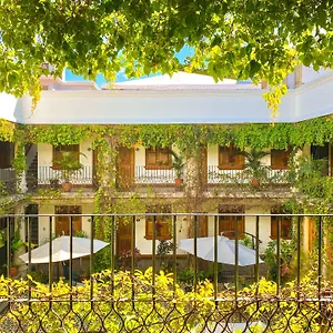 el-carmen-suites.guatemalaantiguahotels.com/